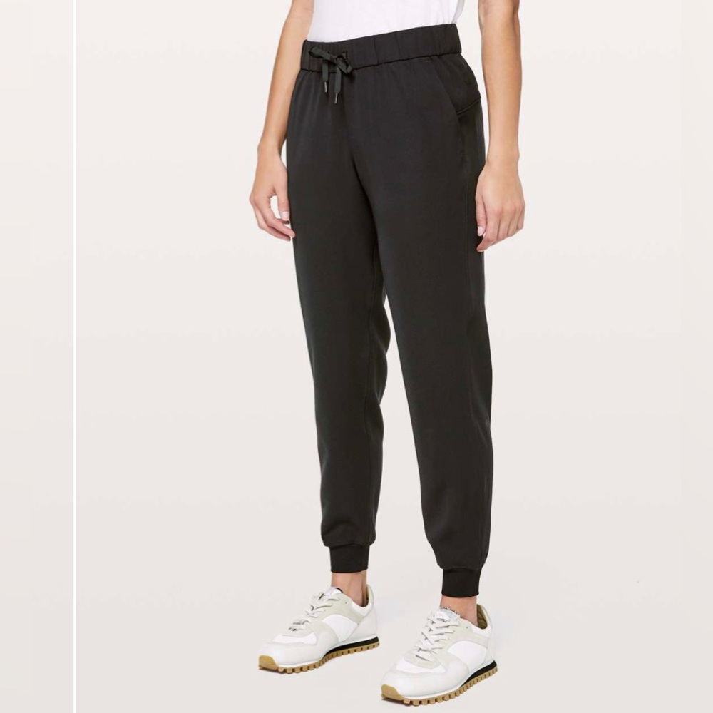 Lululemon On The Fly Joggers